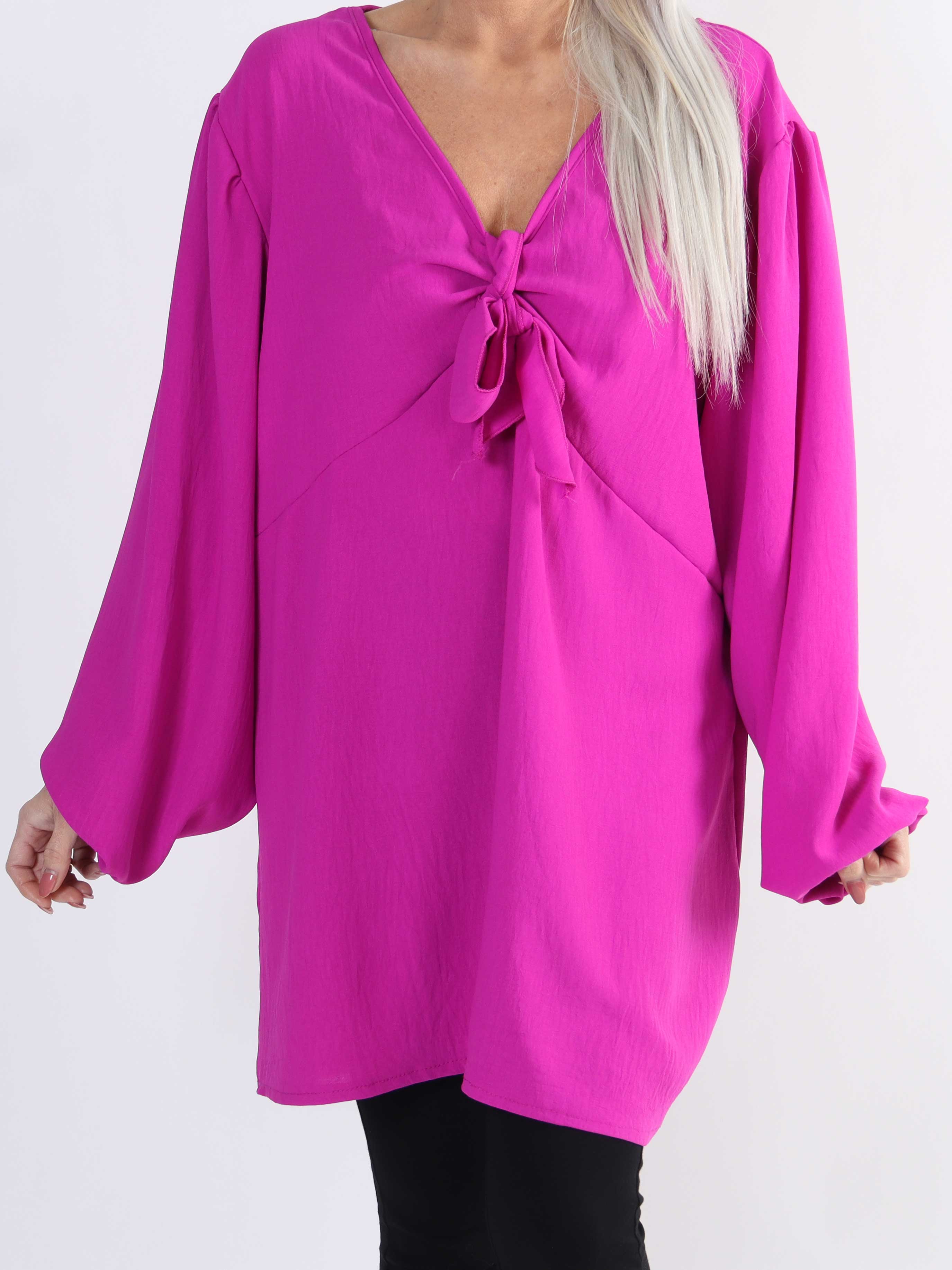 Cassandra - Sød plus size tunika med sløjfe ved brystet